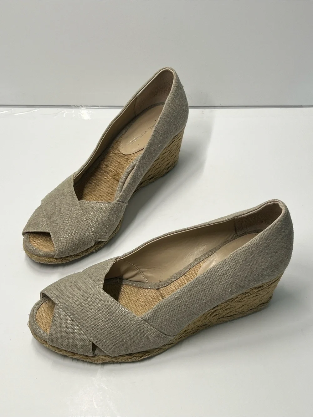 Adrienne Vittadini Women’s Size 8.5 Beige Gold Slip On 3” Wedge